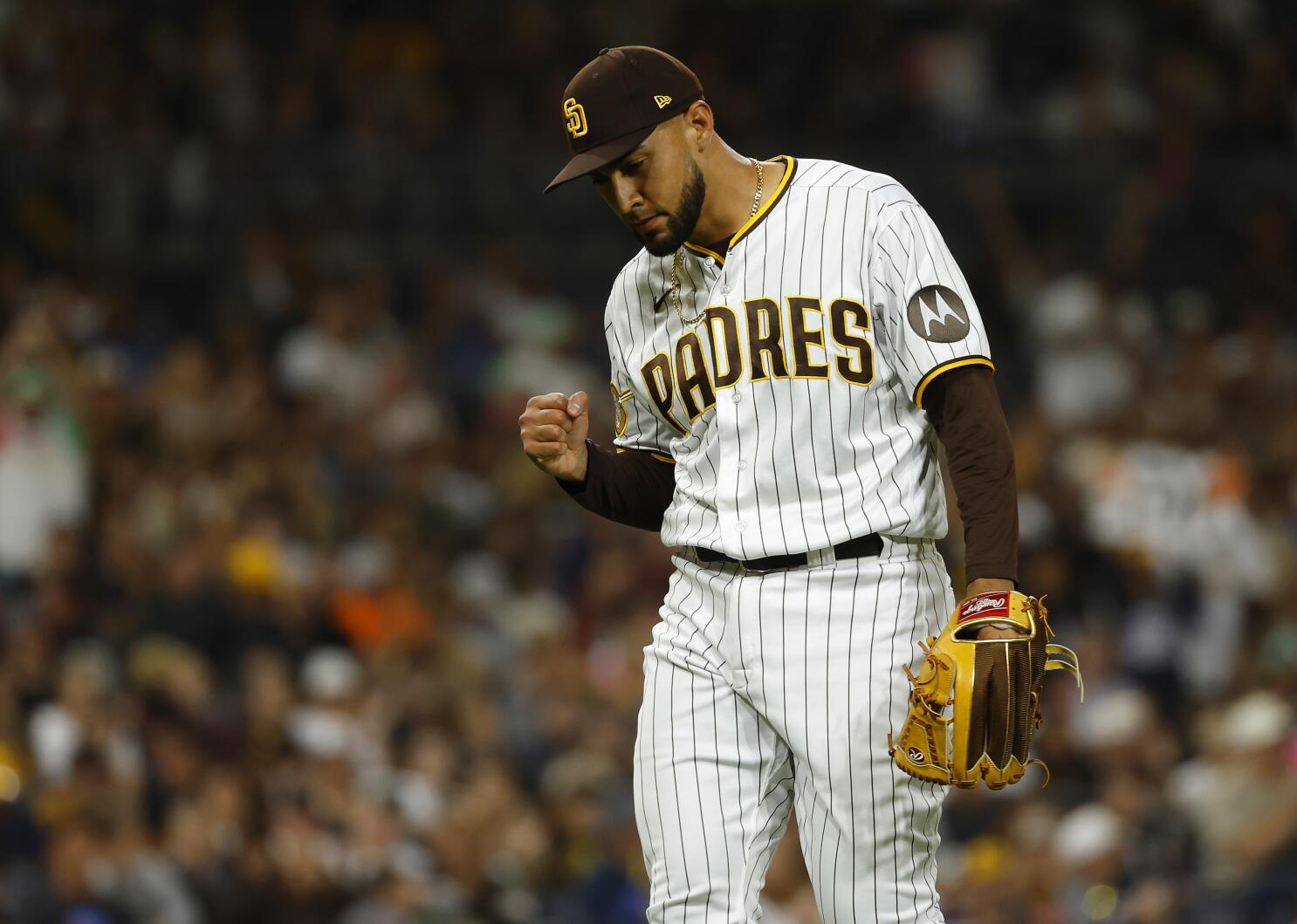Padres agree with reliever Robert Suarez on multi-year contract - The San  Diego Union-Tribune