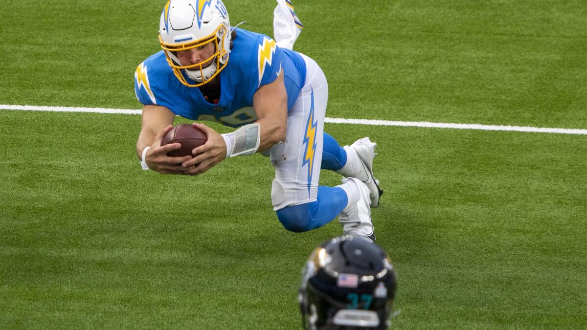 Chargers barely beat Jets; Justin Herbert sets rookie record - Los Angeles  Times