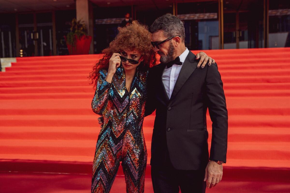 Penélope Cruz y Antonio Banderas en un fotograma de "Competencia oficial