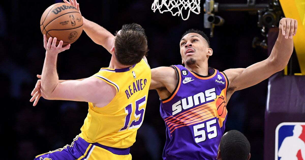 Austin Reaves in starting lineup pays off as Lakers hold off Suns