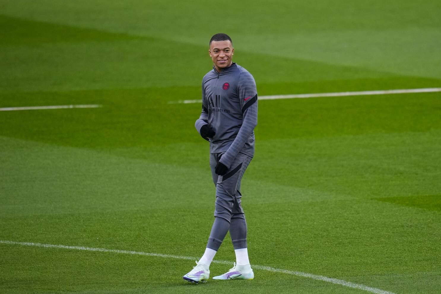 Kylian Mbappe barred from training with PSG as contract row