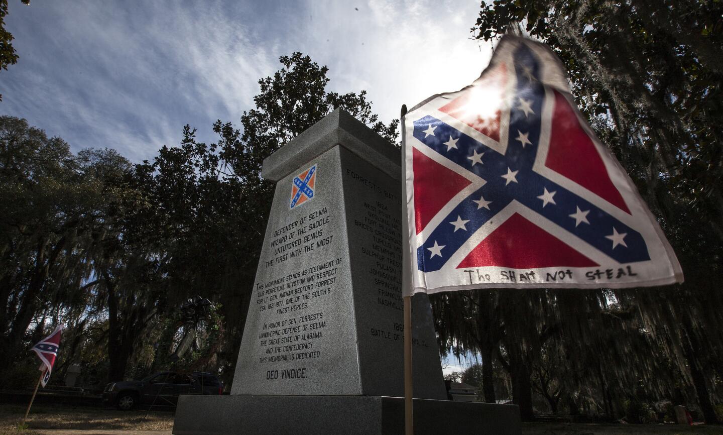 Selma monument to Confederate general