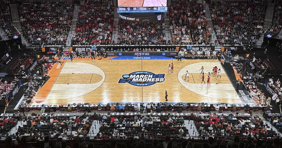 Three-point lines will be properly marked for USC-Connecticut — unlike last five NCAA games in Portland