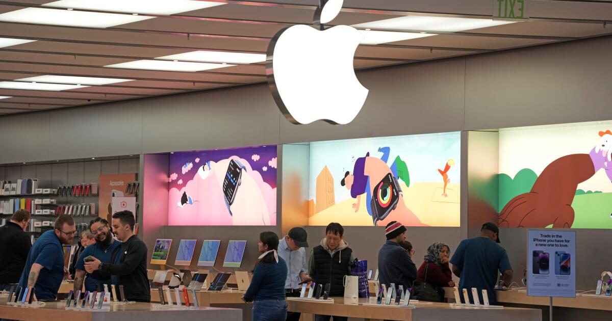 Houston-area Apple Stores to reopen in time for iPhone 12 sales