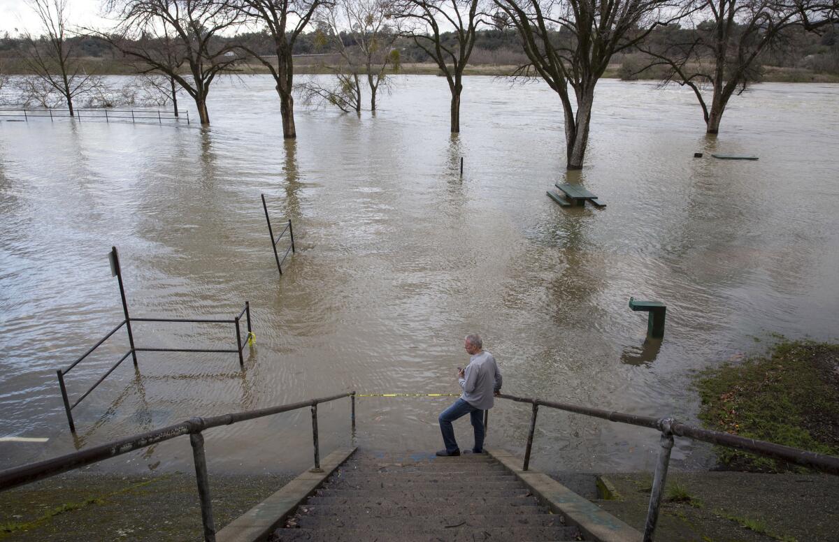 Oroville dam floodwaters