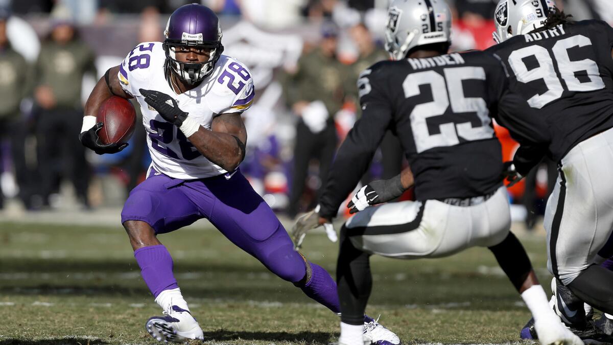 Adrian Peterson (28) and the Vikings will play the Packers on Sunday with the winner taking the NFC North title.