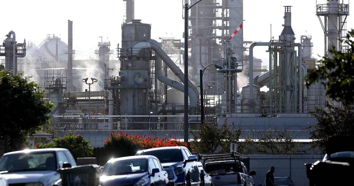High gas costs hurt California drivers as refiners rake in huge profits. These charts explain High gas costs hurt California drivers as refiners rake in huge profits. These charts explain