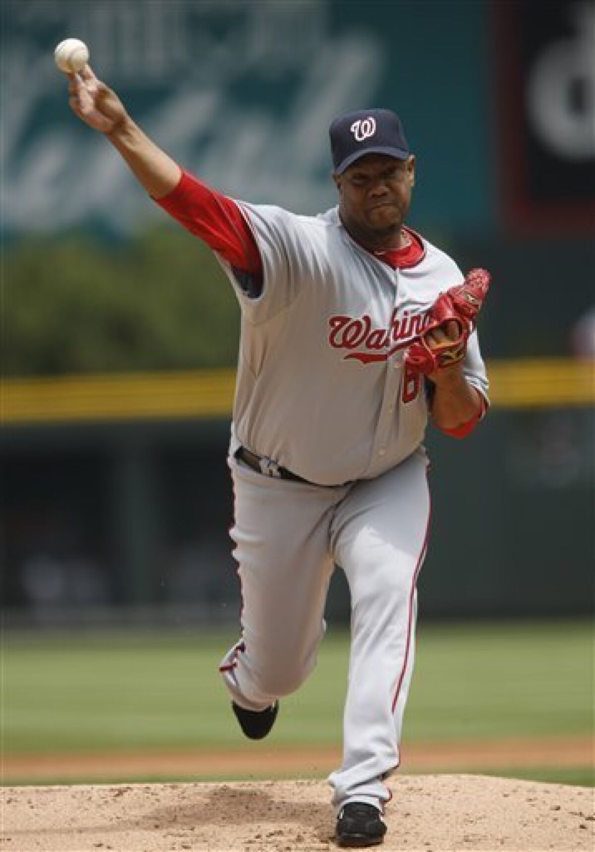 Livan Hernandez slated for Game 1 first pitch