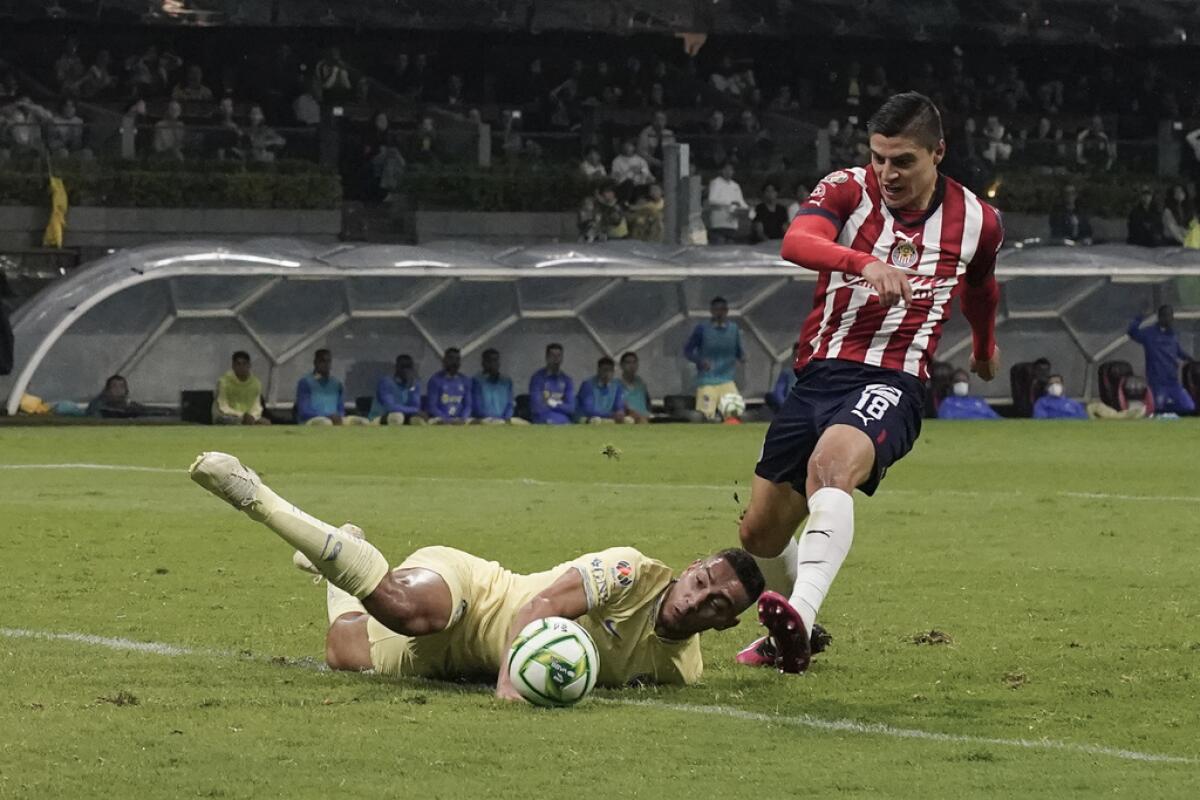 Ronaldo Cisneros, del Guadalajara,