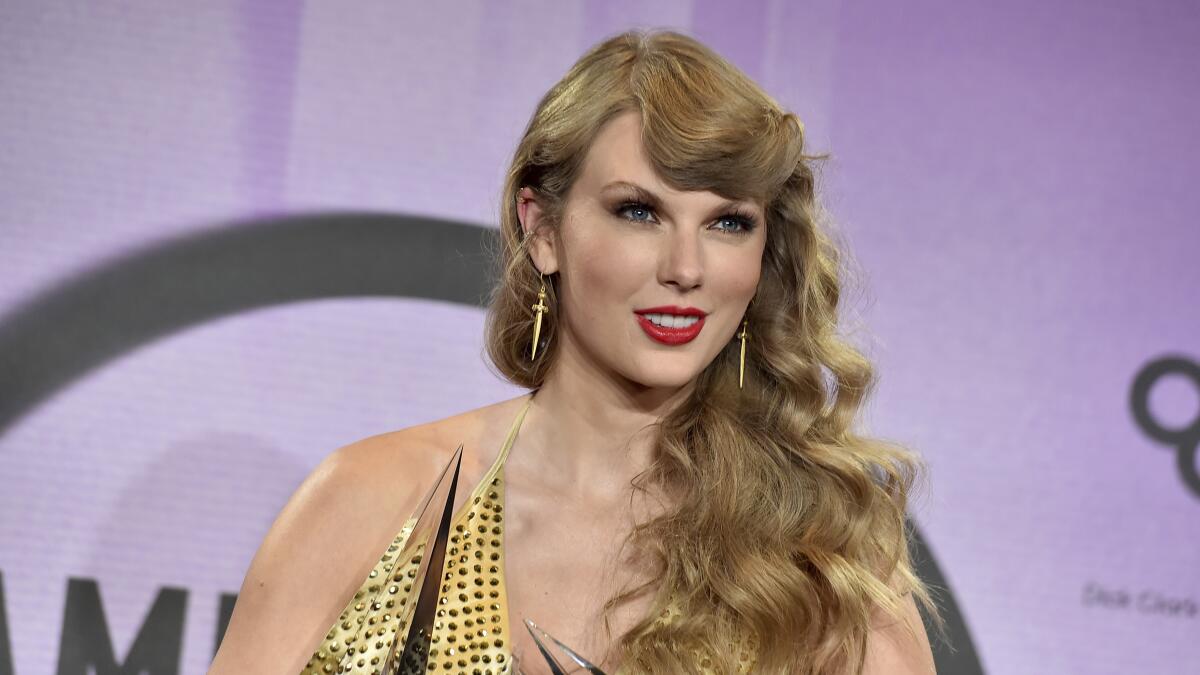 Taylor Swift fans sue Ticketmaster after Eras Tour ticket sales : NPR