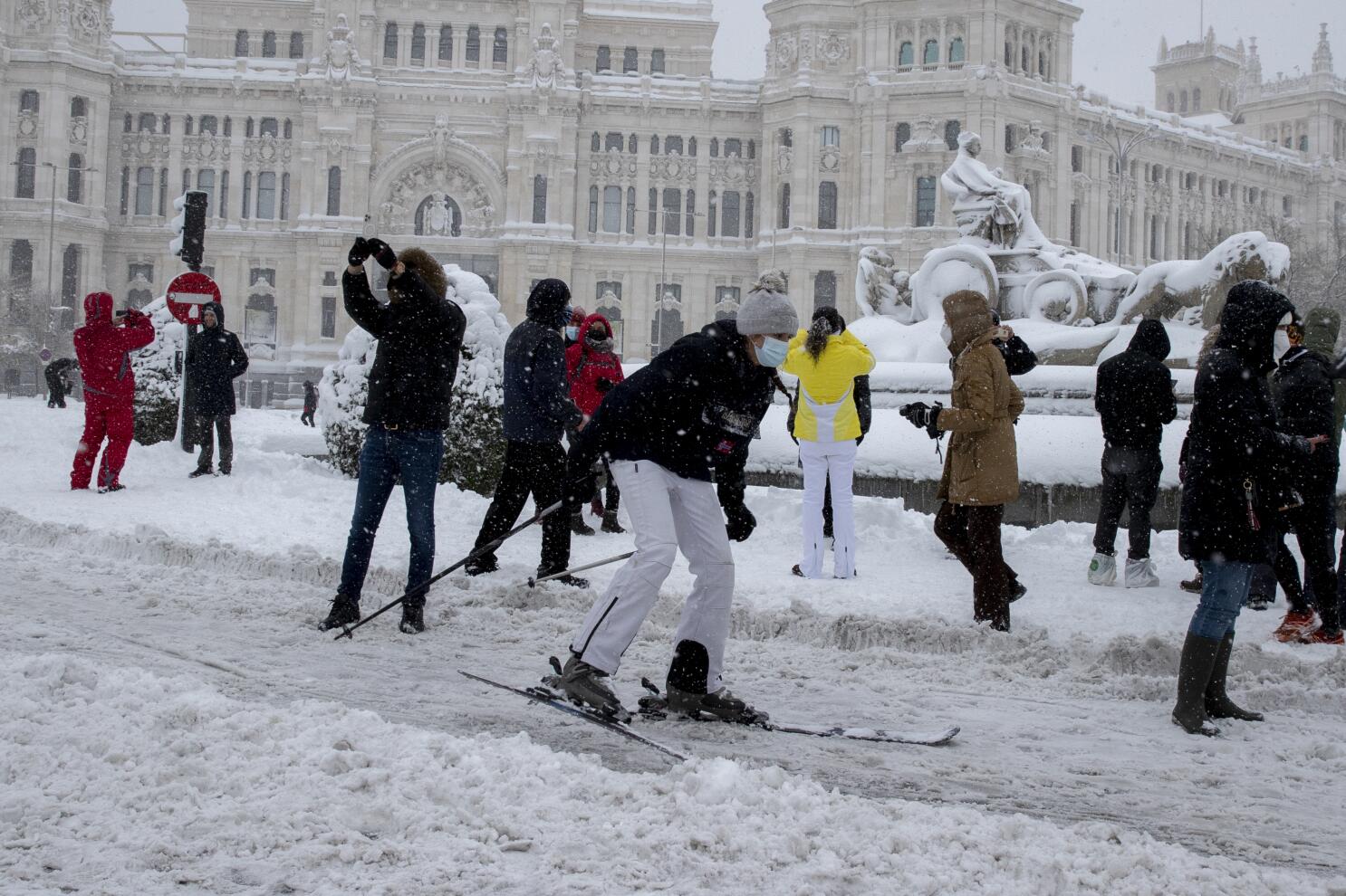 Ola de frío en Madrid: la nieve amenaza a la región