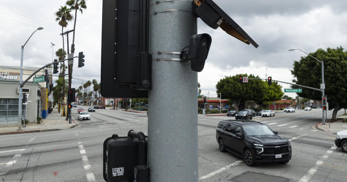 Le LAPD négocie également avec la société de publicité sur les plaques d’immatriculation Flock Safety.