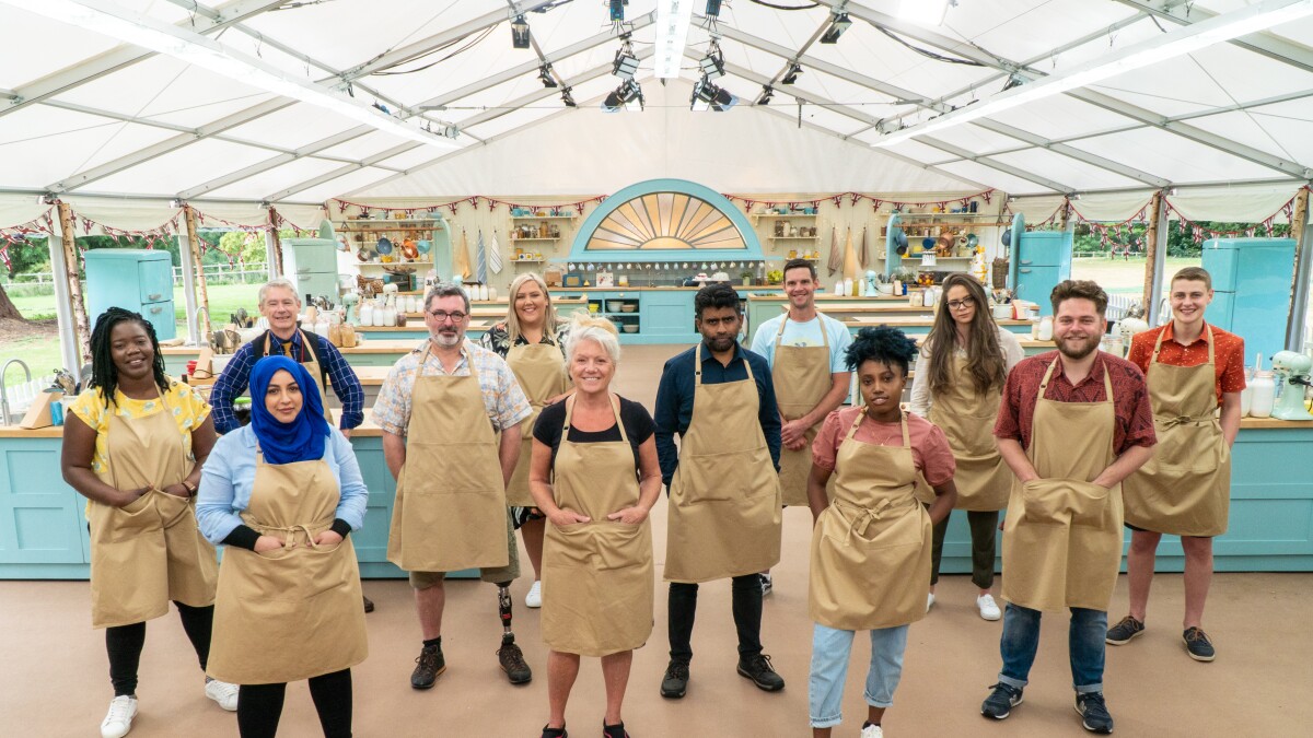 Great British Baking Show 2020 Is Covid Free Comfort Food Los Angeles Times Great British Baking Off Christmas 2021
