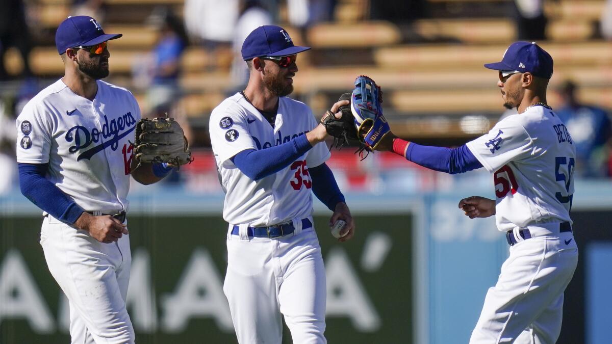 Freddie Freeman eyes batting title; Dodgers clinch first-round bye - Los  Angeles Times