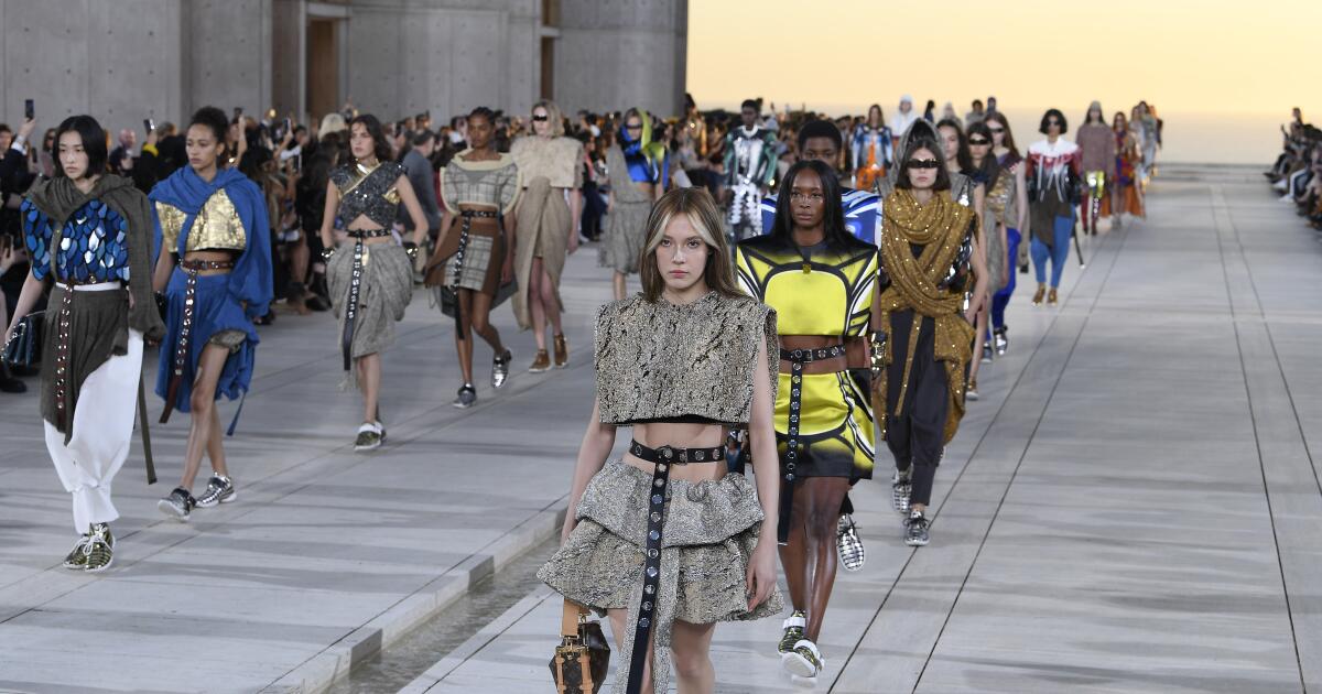 Louis Vuitton Presented 2023 Cruise Collection at The Salk Institute