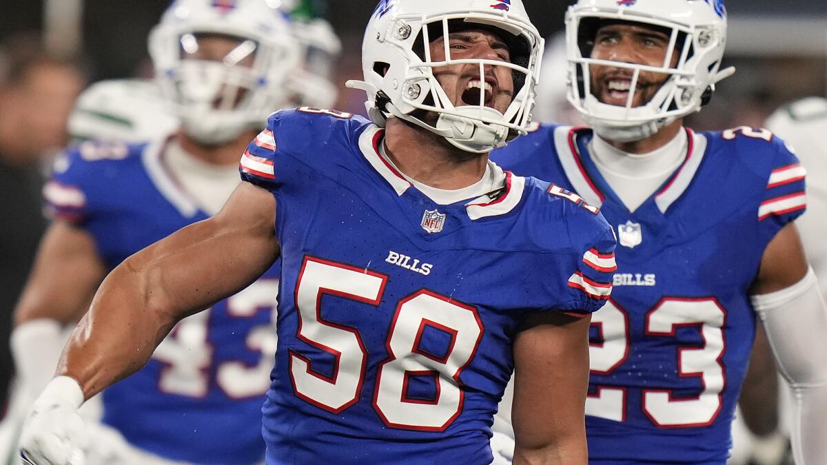 Josh Allen dons jersey of Bills Mafia fan favorite pre-game vs