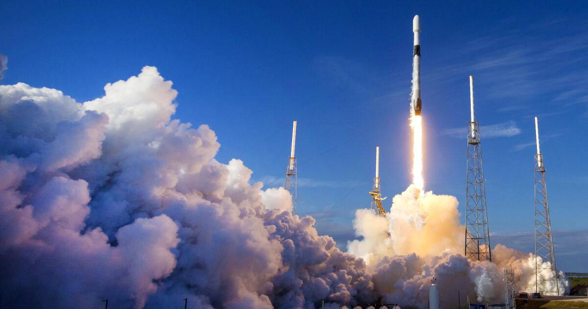 美国联邦航空管理局在审查火箭故障后批准 SpaceX Falcon 9 发射