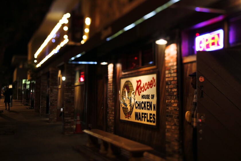 Un Roscoe's House of Chicken 'N Waffles en Hollywood.