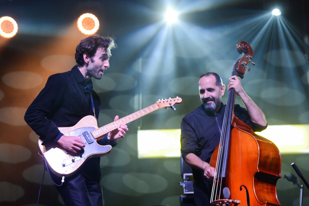 Guitarist Julian Lage performs with bassist Jorge Roeder 