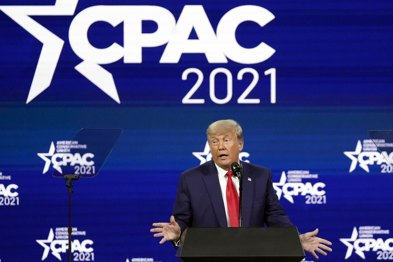Letters: Republicans worship golden Trump idol at CPAC - Los Angeles Times