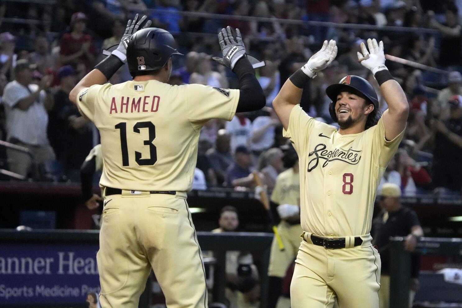 Lourdes Gurriel Jr.'s near-homer, 07/11/2023