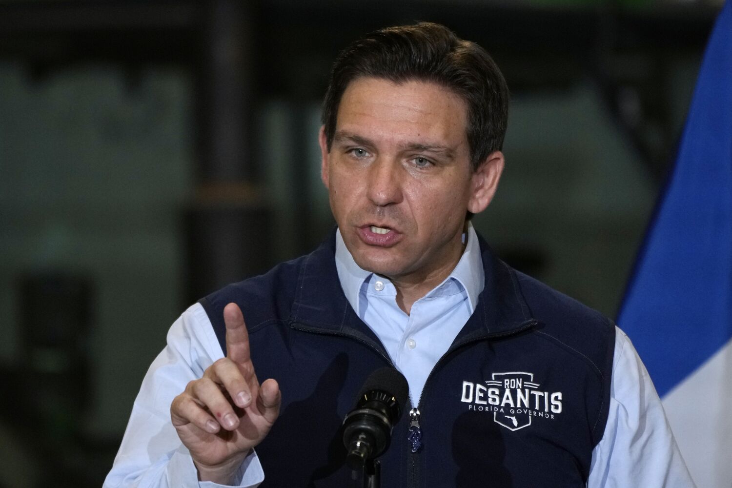 Column: Hey DeSantis, real tough guys don't use vulnerable immigrants as political pawns