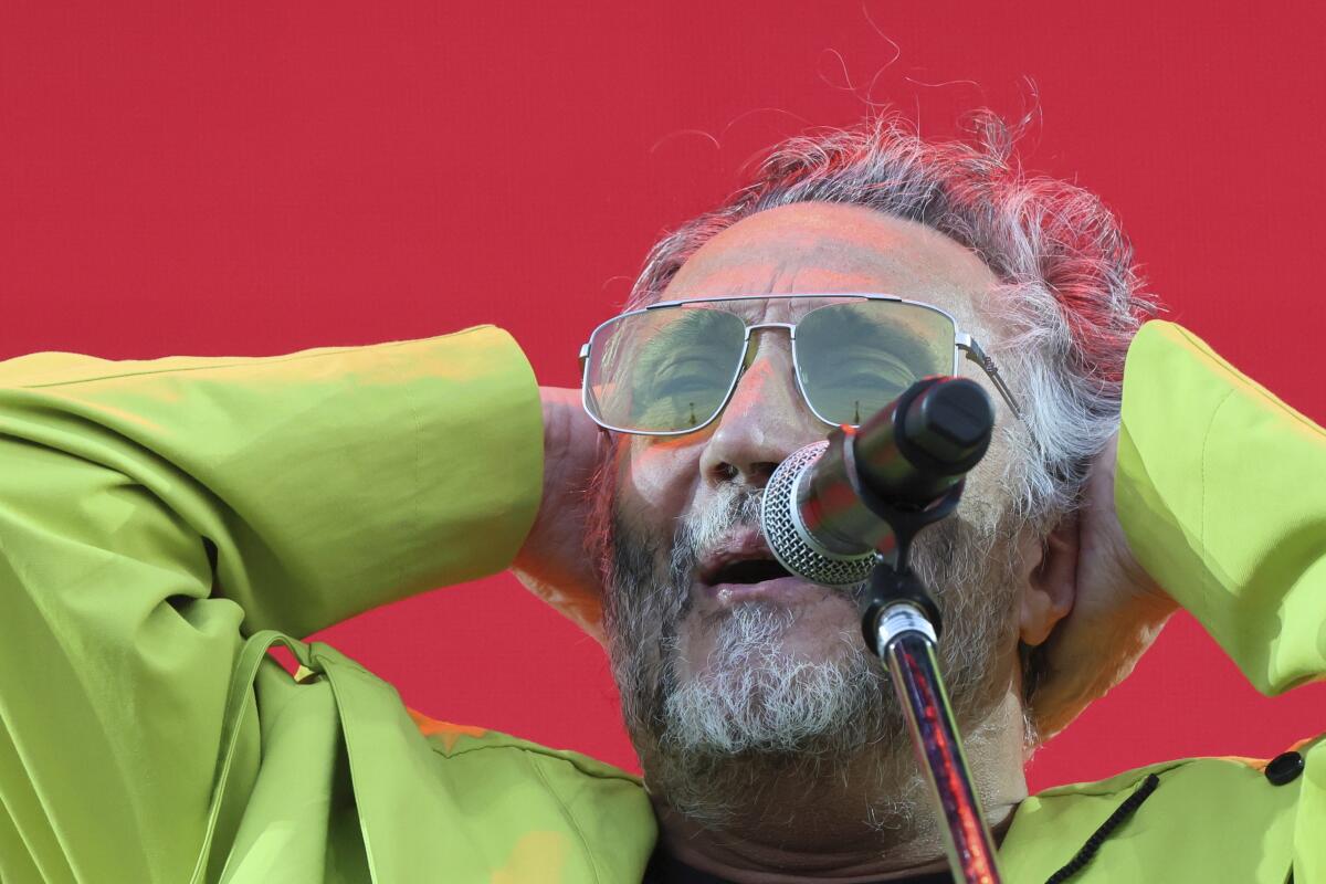 ARCHIVO - El cantante argentino Fito Paez durante su concierto en el Festival Vive Latino 