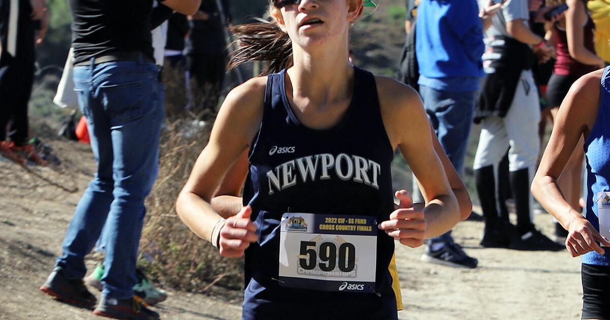Southern California Community College Cross Country Championships - Videos  - Gabrielle De La Rosa of Santiago Canyon College 8th Place Women's 5K Race  - Southern California Community College Cross Country Championships 2016 -  DyeStatCAL
