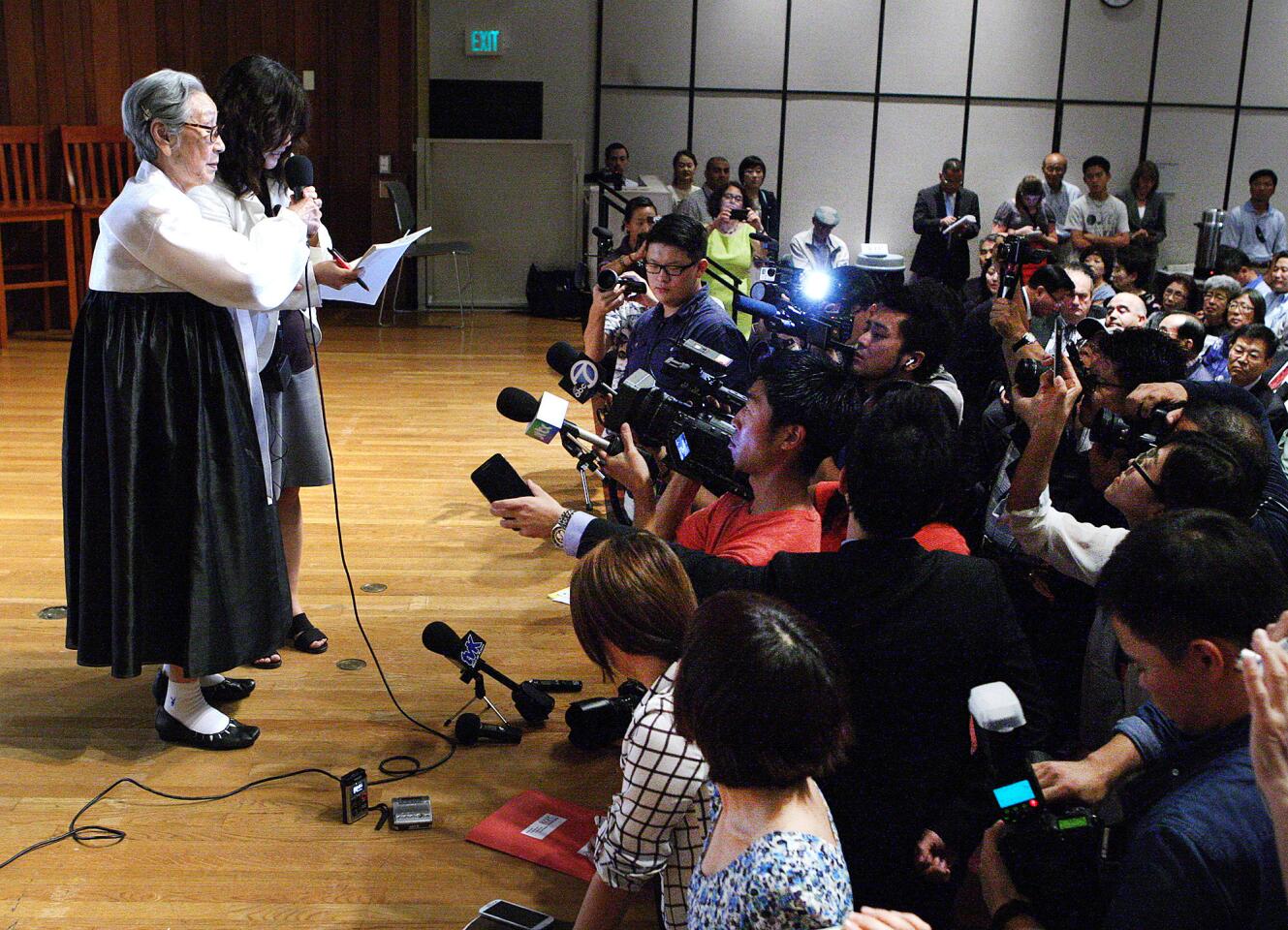 Photo Gallery: Comfort Women Memorial Monument unveiling