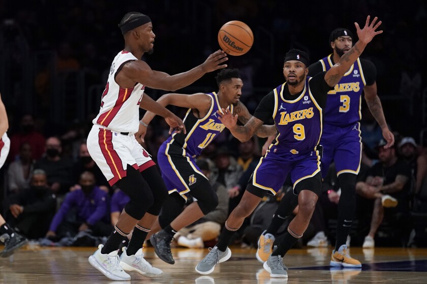 Los Lakers vencen en la prórroga a los Heat con Monk como héroe - Los  Angeles Times