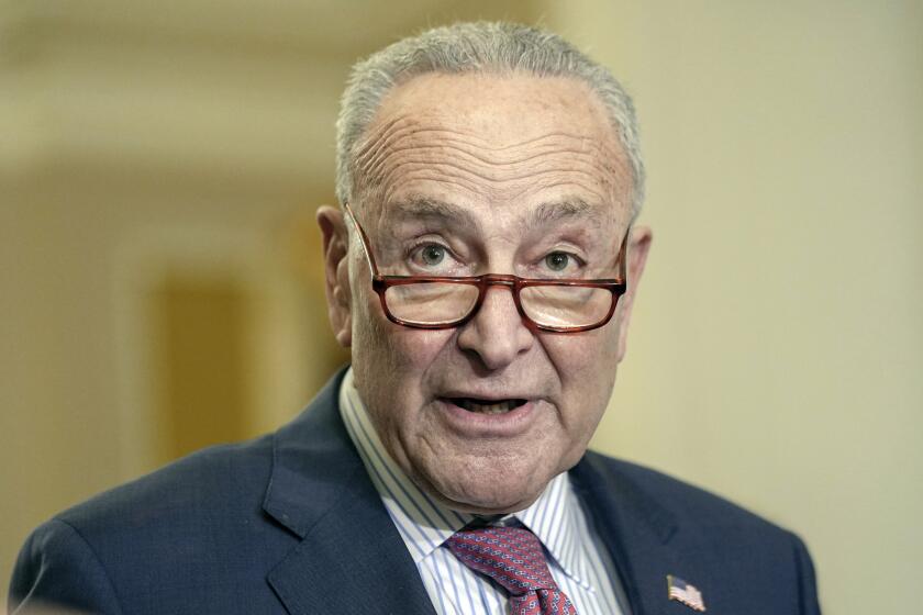 El líder de la mayoría demócrata en el Senado, Chuck Schumer, en el Capitolio en Washington el 1 de mayo del 2024. (Foto AP/Mariam Zuhaib)