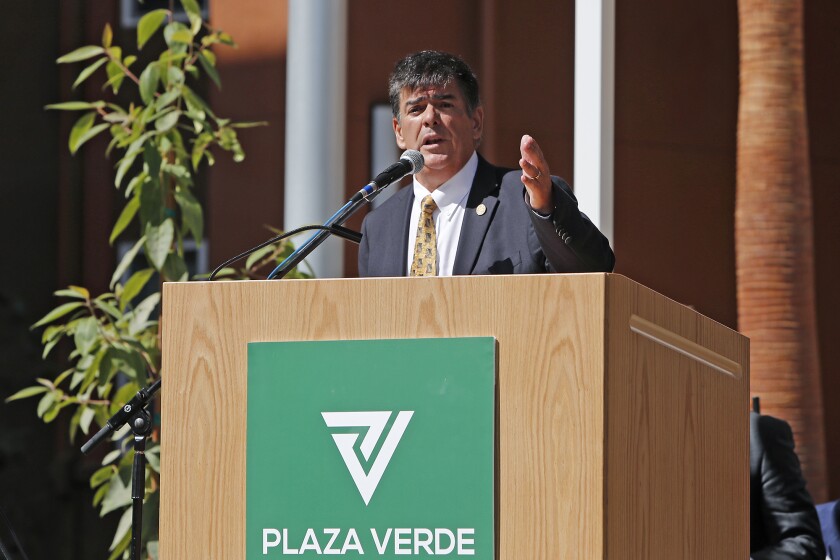 Uc Irvine Shows Off New Plaza Verde Its Greenest Student