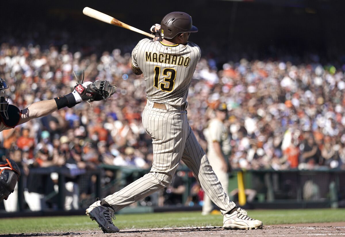 Manny Machado hits a sacrifice fly 