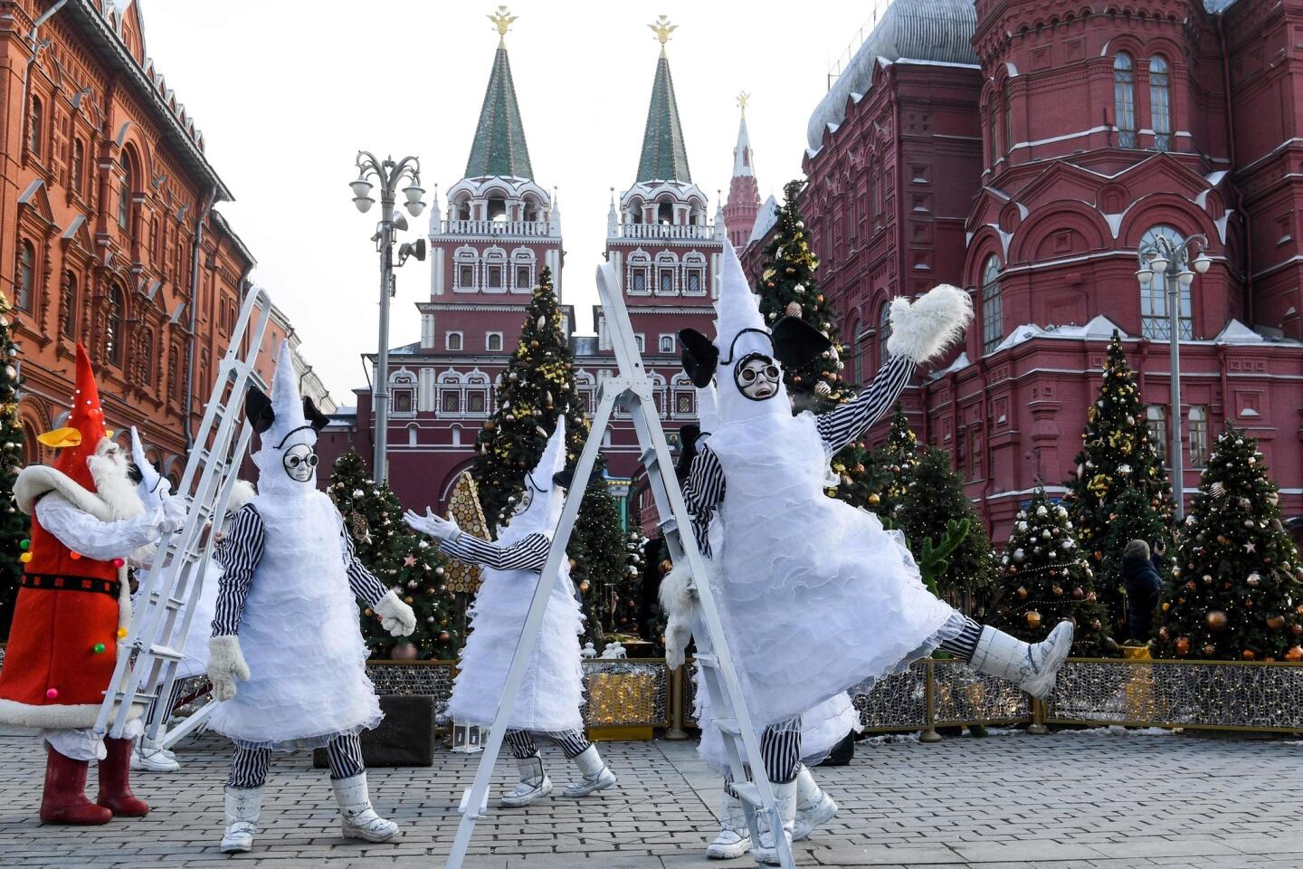 RUSSIA-CHRISTMAS-DECORATION