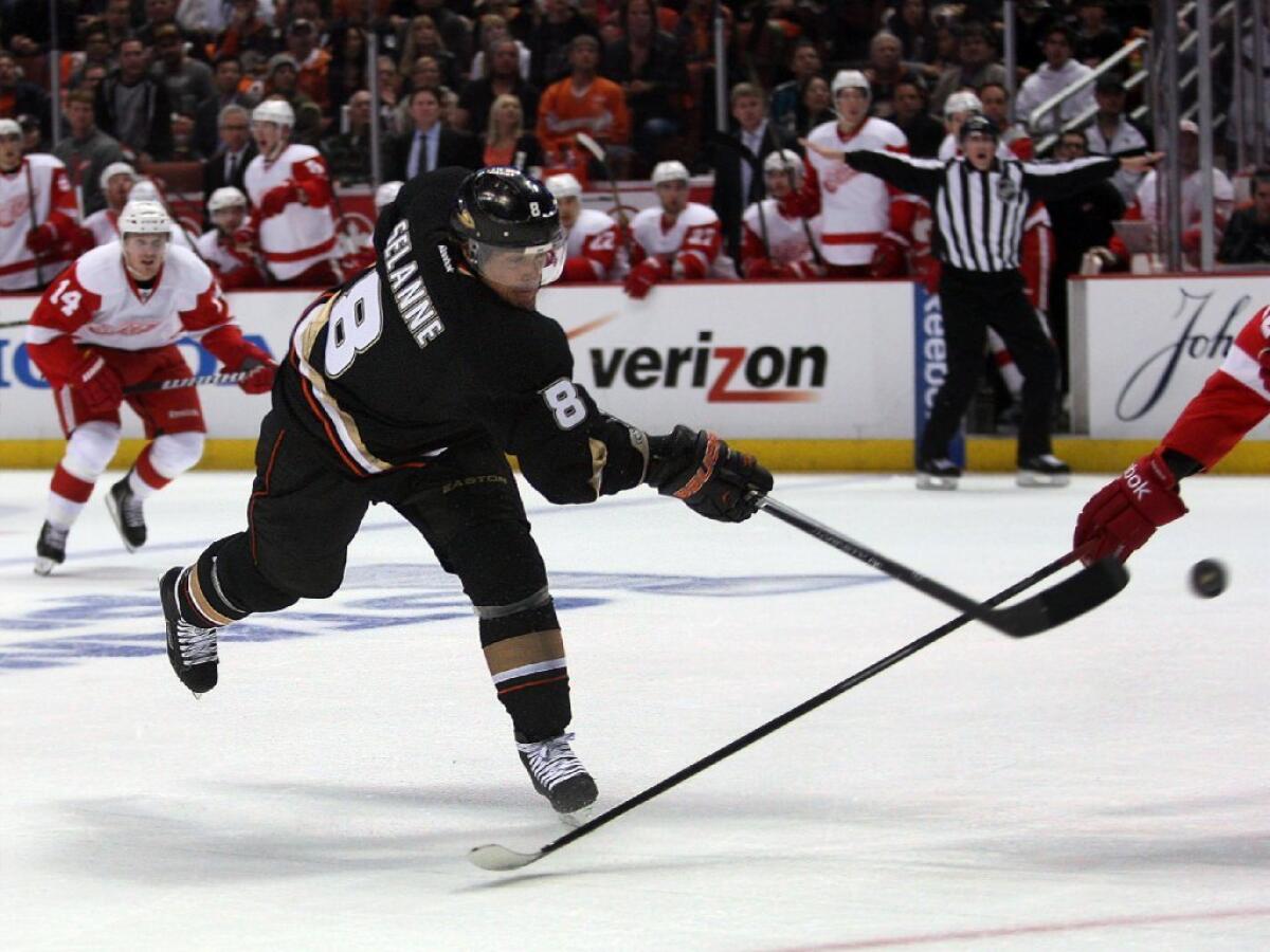 Teemu Selanne will be sidelined for the next two weeks after losing several teeth when hit with an opponent's stick.