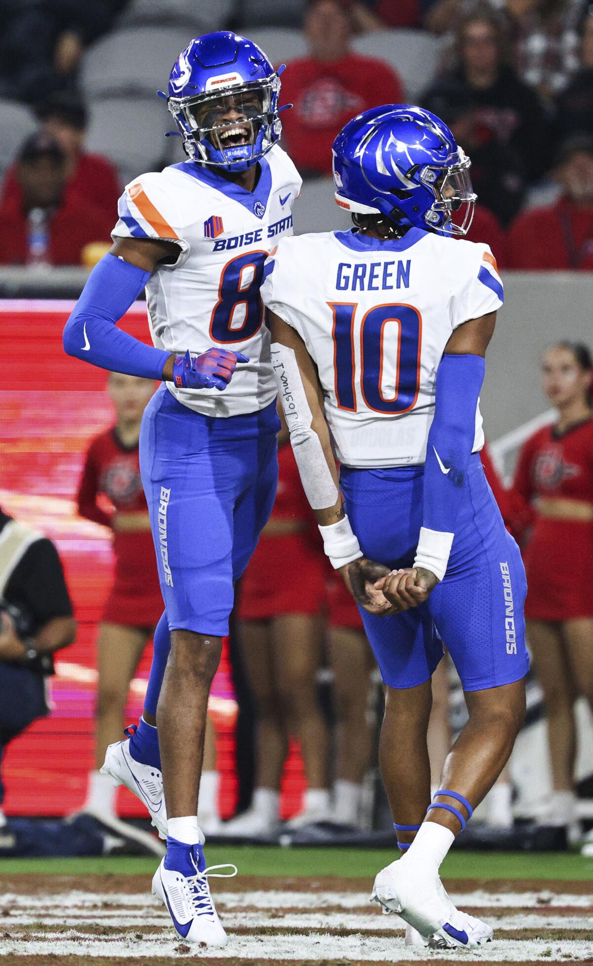 Ashton Jeanty rushes for 205 yards, 2 touchdowns, Boise State