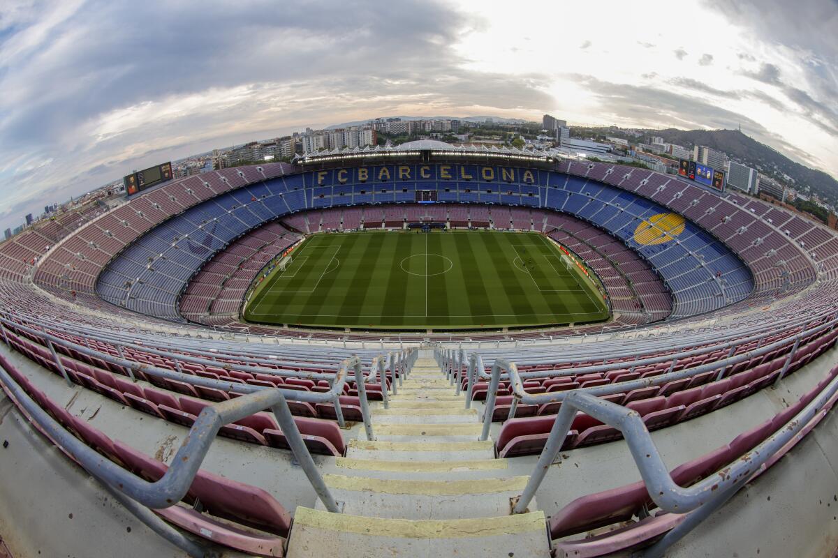 ARCHIVO - La foto del 7 de septiembre de 2022 muestra el estadio Camp Nou