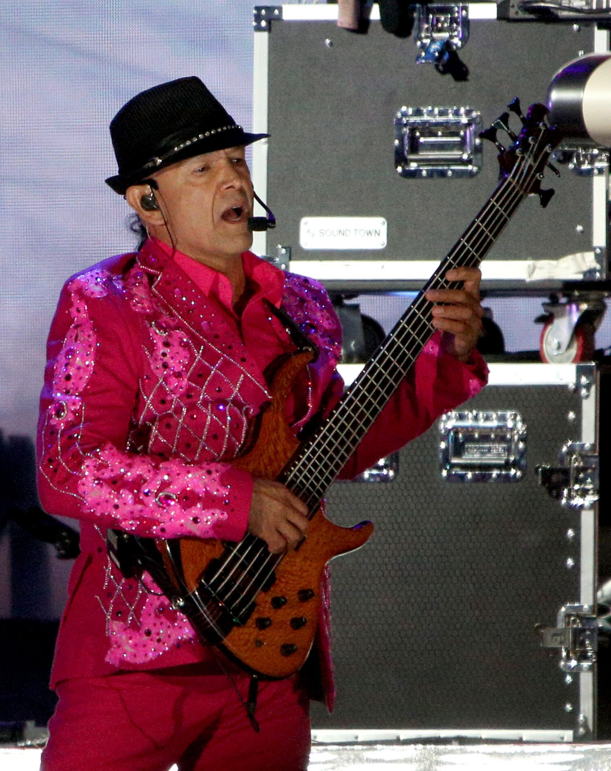 Eusebio "Chivo" Cortés durante su interpretación en la primera noche de "Una Historia Cantada"