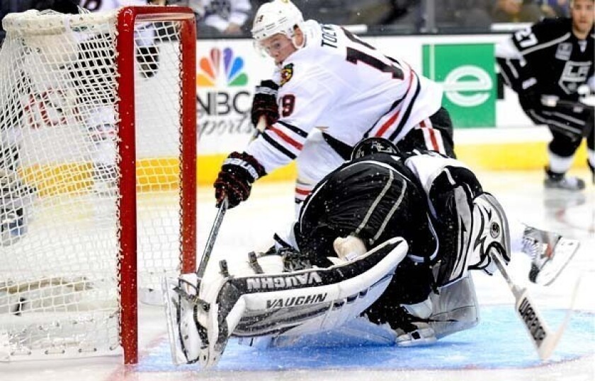 Blackhawks center Jonathan Toews beats Kings goalie Jonathan Quick for a goal in the second period Saturday.