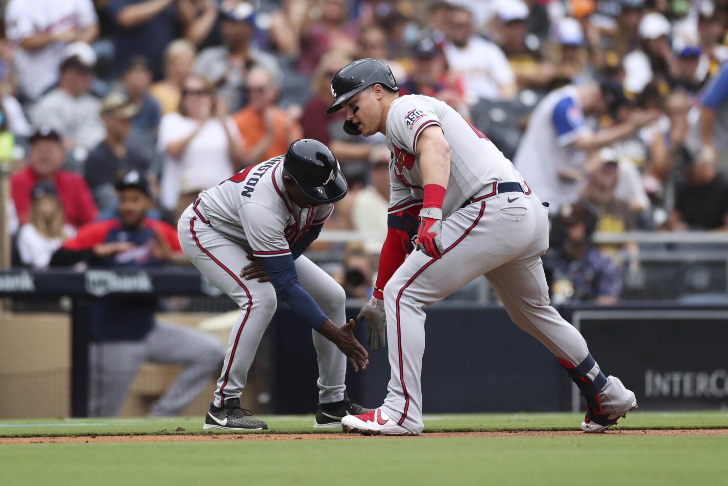 Braves to face Phils after wild 9th in beating Padres 4-3 - The San Diego  Union-Tribune