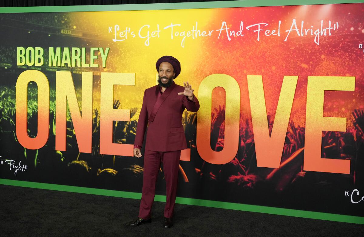Ziggy Marley, hijo de la leyenda del reggae Bob Marley, posa en el estreno de la película "Bob Marley: One Love" 