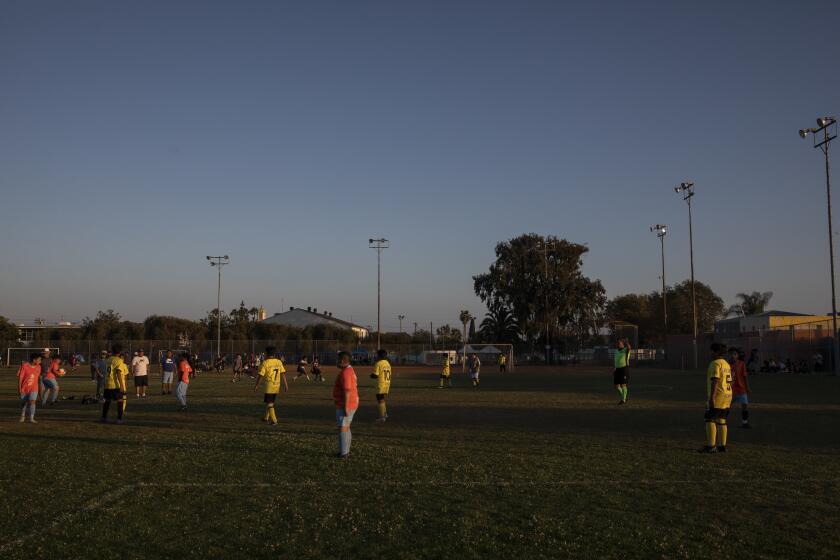 El parque de Mission Bay estrena elaborada zona de juegos para niños y área  de ejercicio para adultos - San Diego Union-Tribune en Español