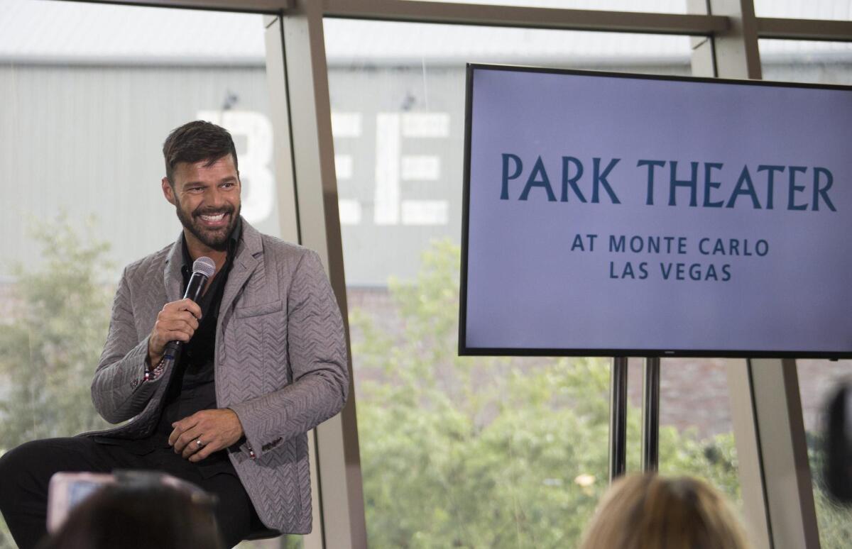 El músico puertorriqueño Ricky Martin habla durante una rueda de prensa hoy, miércoles 16 de noviembre de 2016, donde anuncia que hará residencia (show fijo) en el nuevo Monte Carlo Park Theater, en Las Vegas, Nevada.