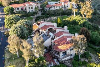 Rolling Hills Estates, CA, Monday, July 10, 2023 - A hillside continues to collapse as homes along Peartree Lane fall along with it. (Robert Gauthier/Los Angeles Times)