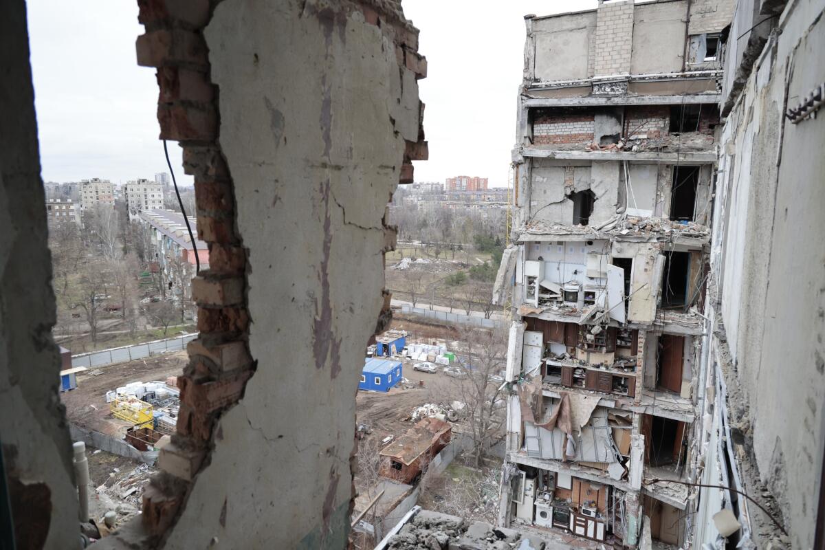 Apartment building damaged during heavy fighting in Mariupol, Ukraine
