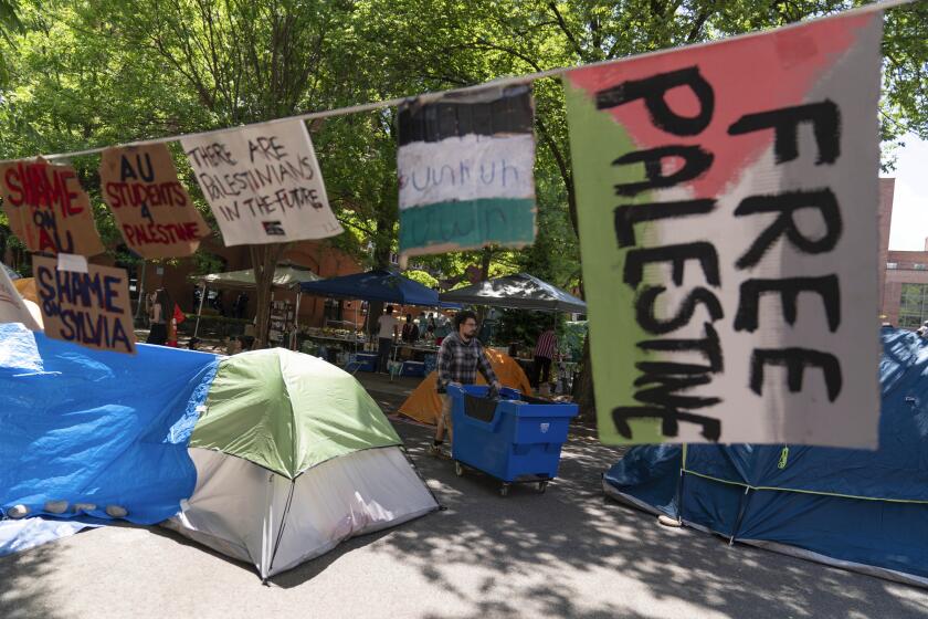La protesta propalestina en la Universidad George Washington, en Washington, el 1 de mayo de 2024. (Foto AP/Jose Luis Magana)
