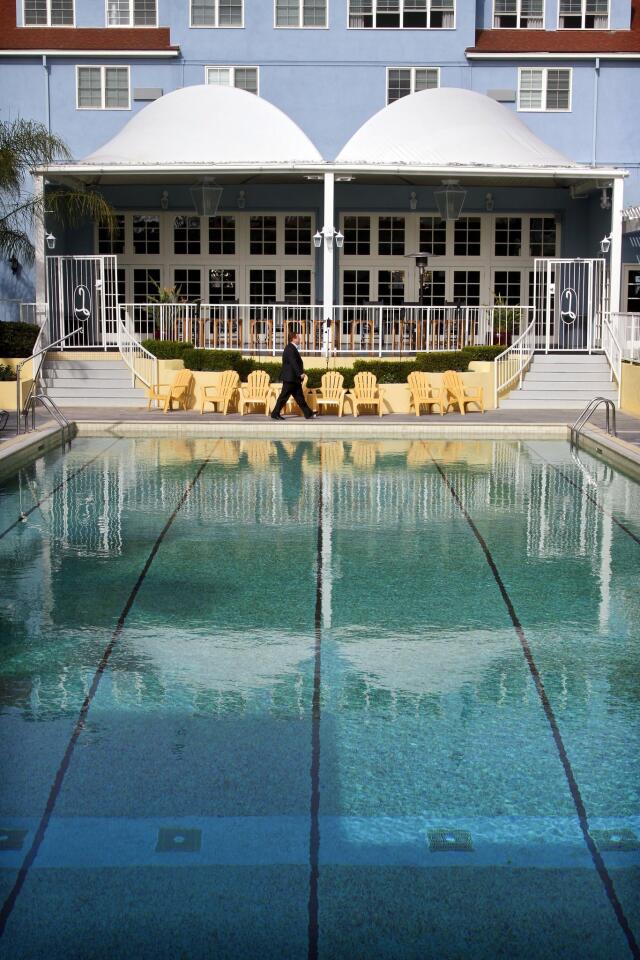 Lafayette Hotel, Swim Club & Bungalows
