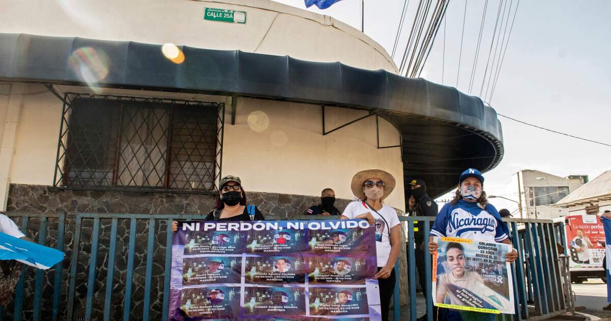 Bagaimana ratusan orang Nikaragua diam-diam memantau pemilihan presiden