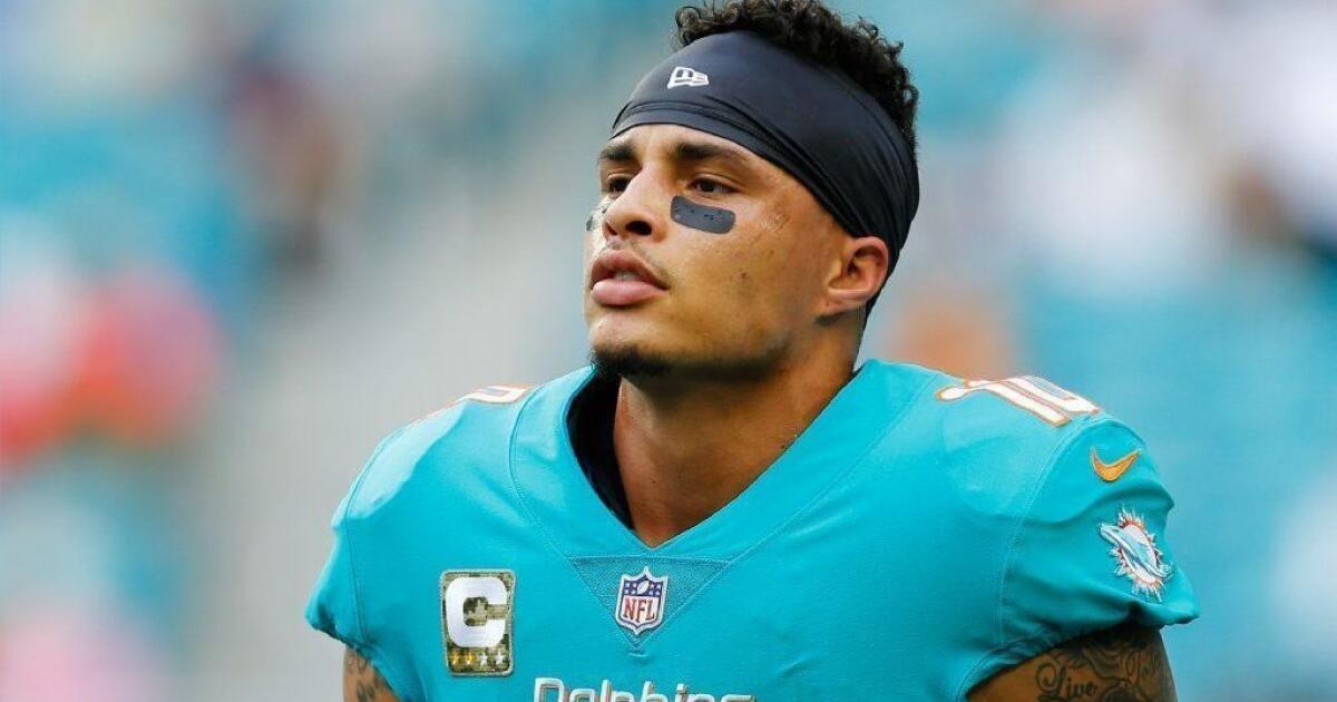Dolphins Wide Receiver Kenny Stills wants to make the throwbacks Miami's  full-time uniform - The Phinsider