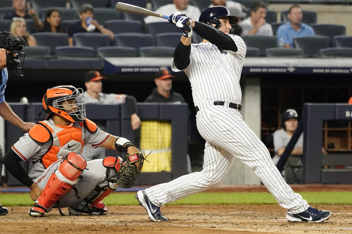 Yankees rout Dodgers to open Players' Weekend